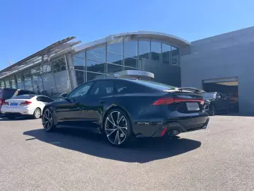 2025 Audi RS 7 с пробегом 2 000 км