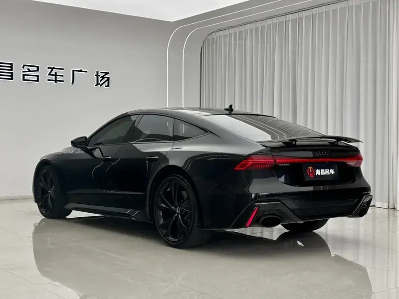 2024 Audi RS 7 с пробегом 49 000 км