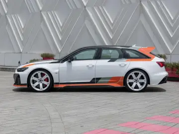 2025 Audi RS 6 с пробегом 2 300 км