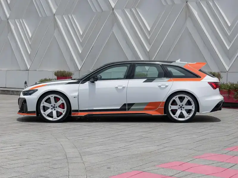 2025 Audi RS 6 с пробегом 2 300 км