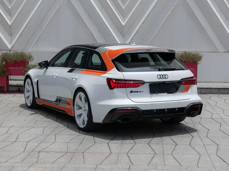 2025 Audi RS 6 с пробегом 2 300 км
