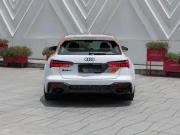 2025 Audi RS 6 с пробегом 2 300 км