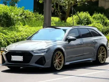 2022 Audi RS 6 с пробегом 23 000 км