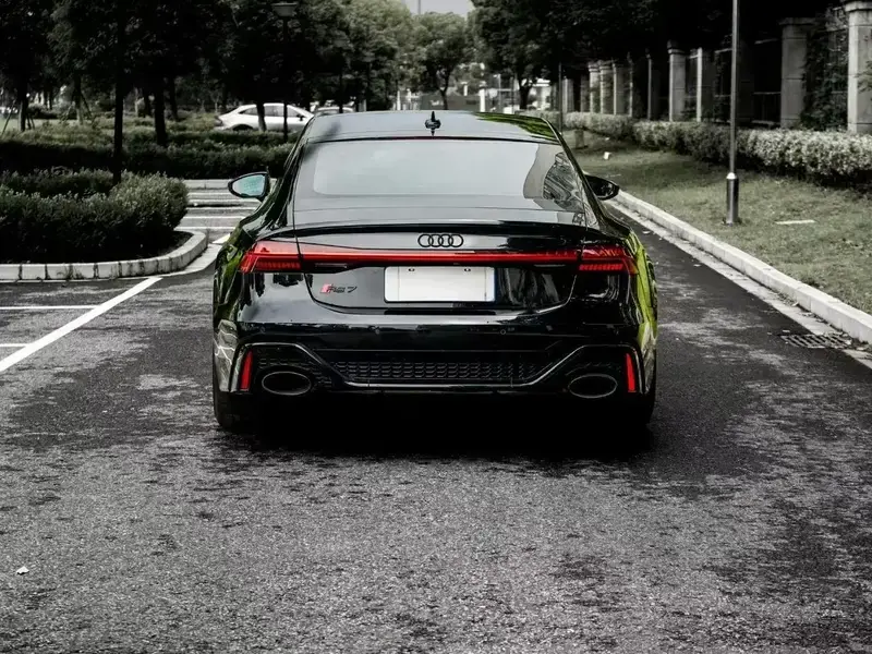 2022 Audi RS 7 с пробегом 28 000 км