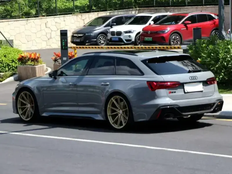2022 Audi RS 6 с пробегом 23 000 км