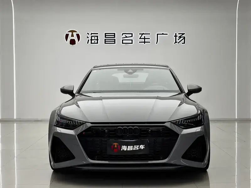 2024 Audi RS 7 с пробегом 18 000 км