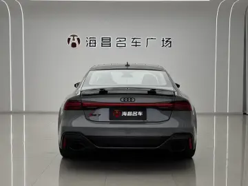 2024 Audi RS 7 с пробегом 18 000 км