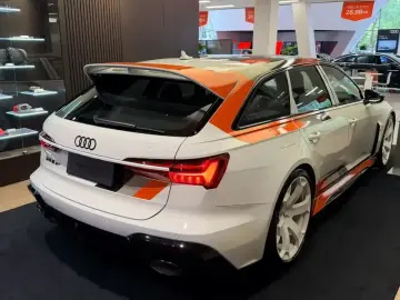 2025 Audi RS 6 с пробегом 600 км