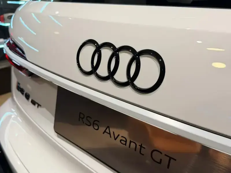 2025 Audi RS 6 с пробегом 600 км