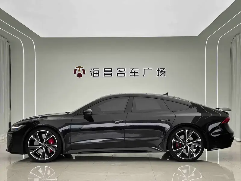 2022 Audi RS 7 с пробегом 43 000 км