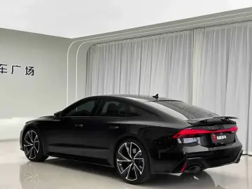 2022 Audi RS 7 с пробегом 43 000 км