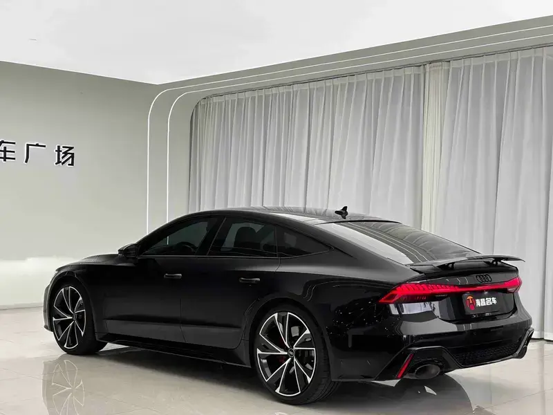 2022 Audi RS 7 с пробегом 43 000 км