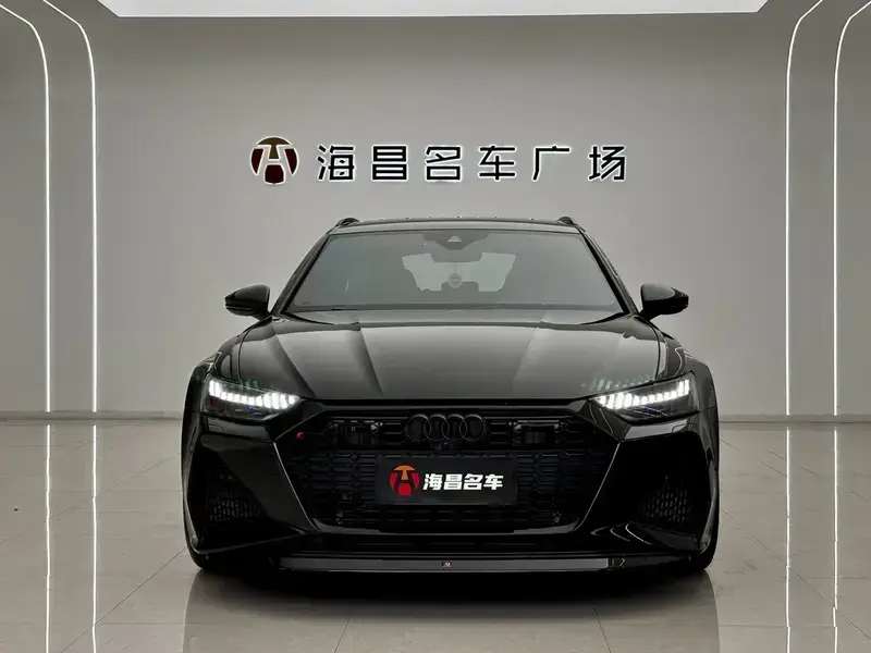 2022 Audi RS 6 с пробегом 7 000 км