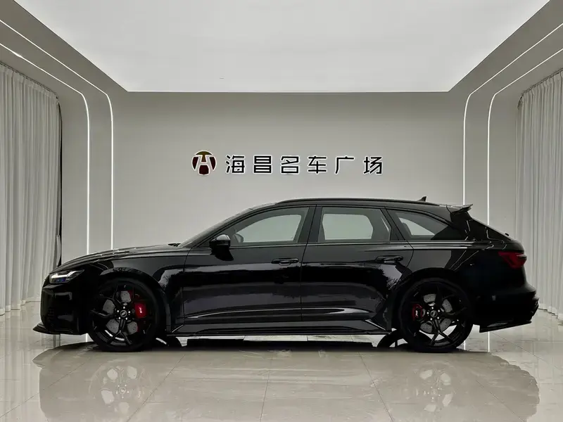 2022 Audi RS 6 с пробегом 7 000 км