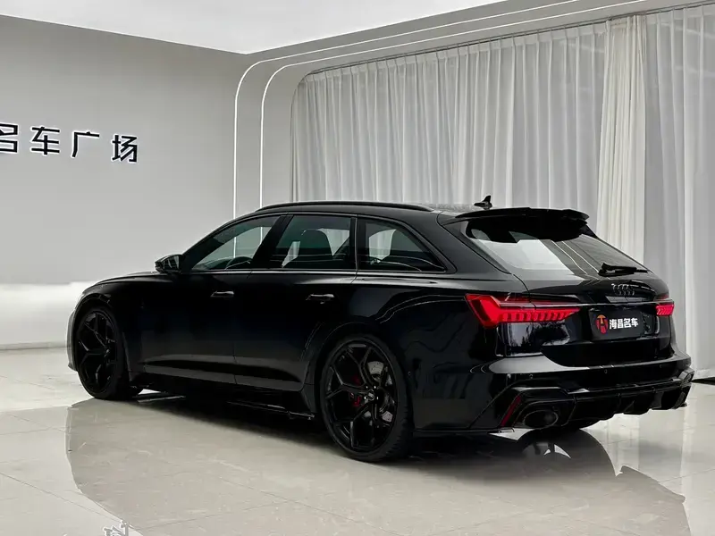 2022 Audi RS 6 с пробегом 7 000 км