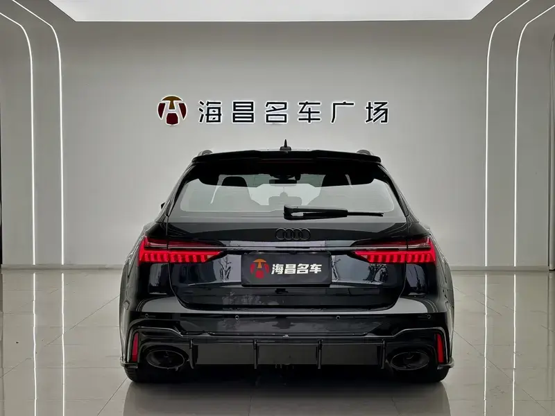 2022 Audi RS 6 с пробегом 7 000 км