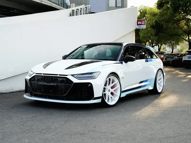 2025 Audi RS 6 с пробегом 8 800 км