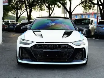 2025 Audi RS 6 с пробегом 8 800 км