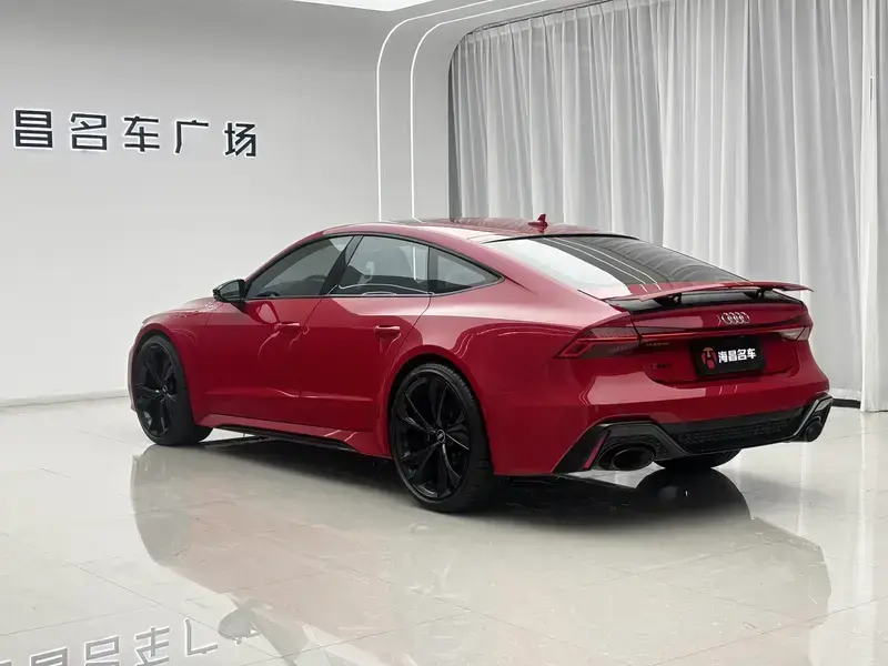 2021 Audi RS 7 с пробегом 11 000 км