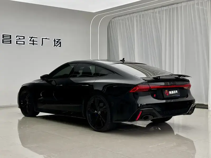 2021 Audi RS 7 с пробегом 56 000 км
