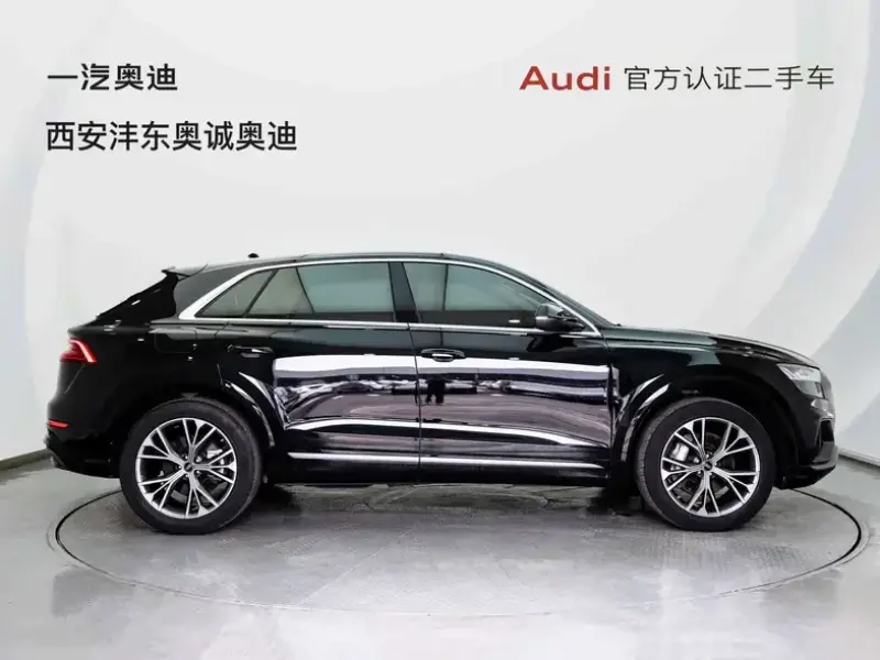 2023 Audi Q8 с пробегом 28 000 км