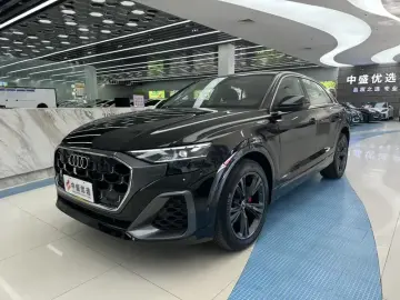 2024 Audi Q8 с пробегом 4 000 км