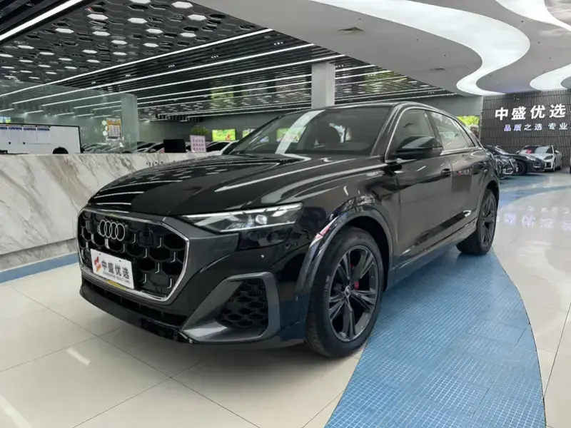 2024 Audi Q8 с пробегом 4 000 км