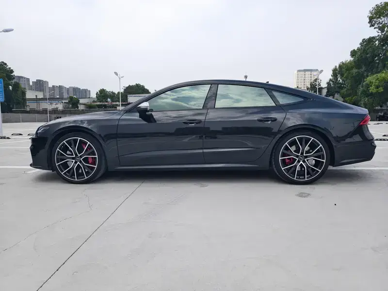 2021 Audi S7 с пробегом 79 000 км