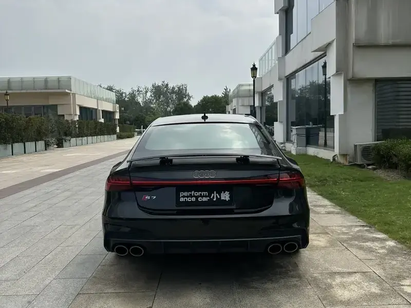 2021 Audi S7 с пробегом 79 000 км