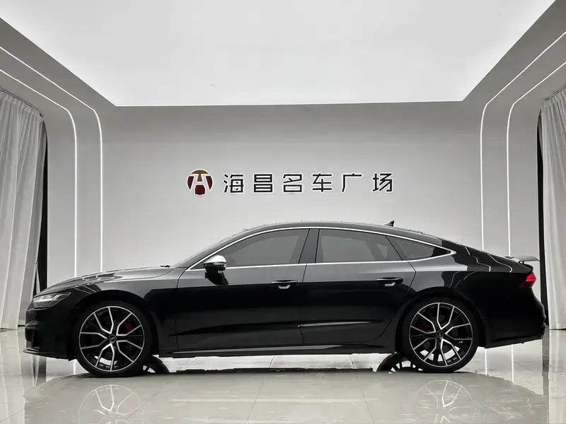 2021 Audi S7 с пробегом 45 000 км