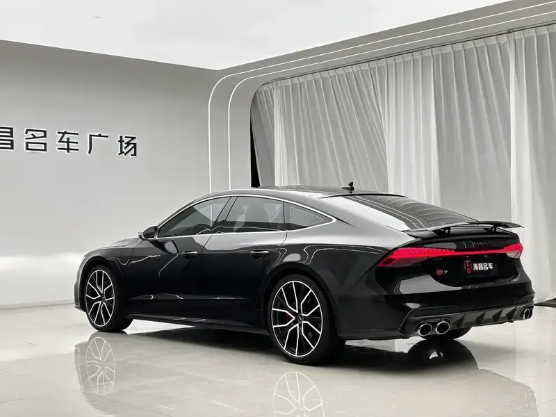 2021 Audi S7 с пробегом 45 000 км