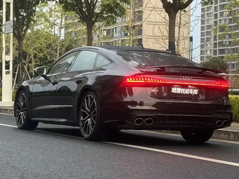 2021 Audi S7 с пробегом 78 000 км
