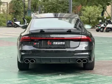 2021 Audi S7 с пробегом 79 000 км