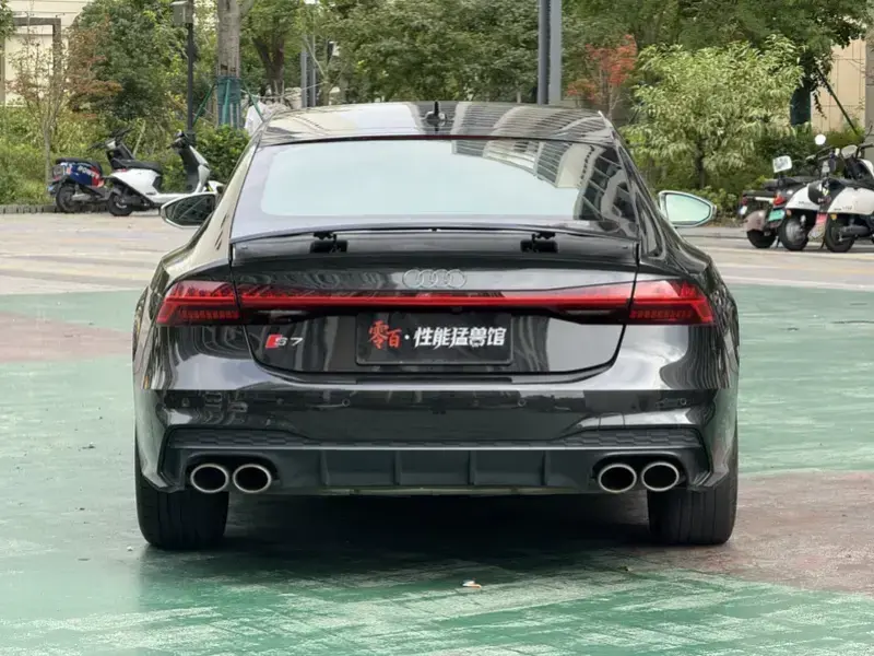 2021 Audi S7 с пробегом 79 000 км