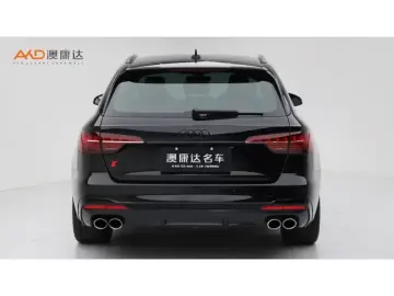 2023 Audi S4 с пробегом 34 500 км