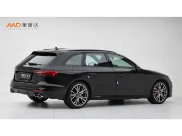 2023 Audi S4 с пробегом 34 500 км