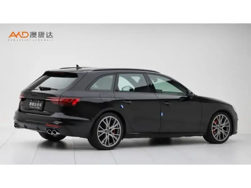 2023 Audi S4 с пробегом 34 500 км