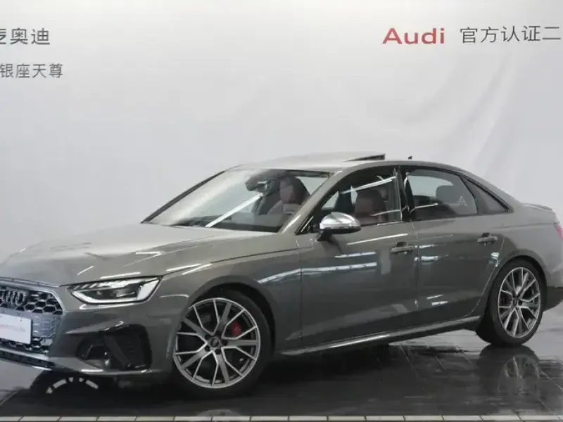 2023 Audi S4 с пробегом 15 600 км