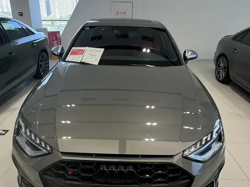2023 Audi S4 с пробегом 15 600 км