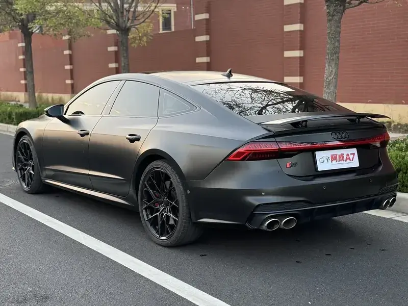 2022 Audi S7 с пробегом 53 000 км