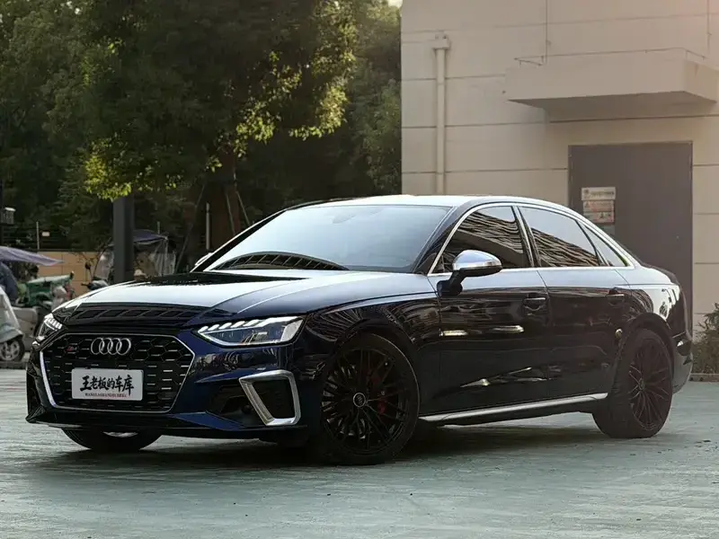 2022 Audi S4 с пробегом 49 000 км