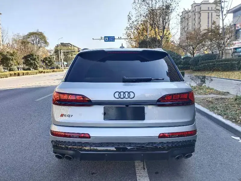 2024 Audi SQ7 с пробегом 13 000 км