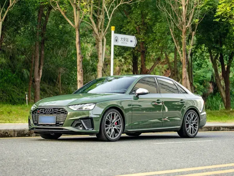 2023 Audi S4 с пробегом 32 000 км