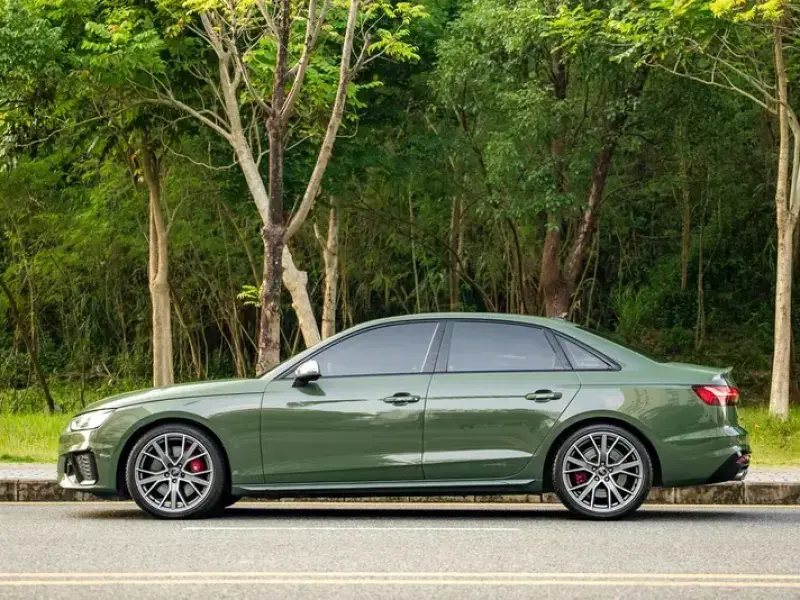 2023 Audi S4 с пробегом 32 000 км