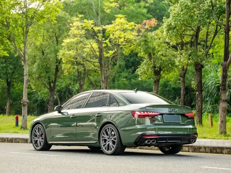 2023 Audi S4 с пробегом 32 000 км