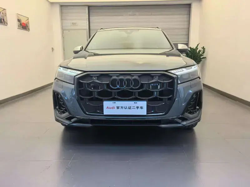 2024 Audi SQ7 с пробегом 1 000 км
