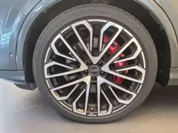 2024 Audi SQ7 с пробегом 1 000 км