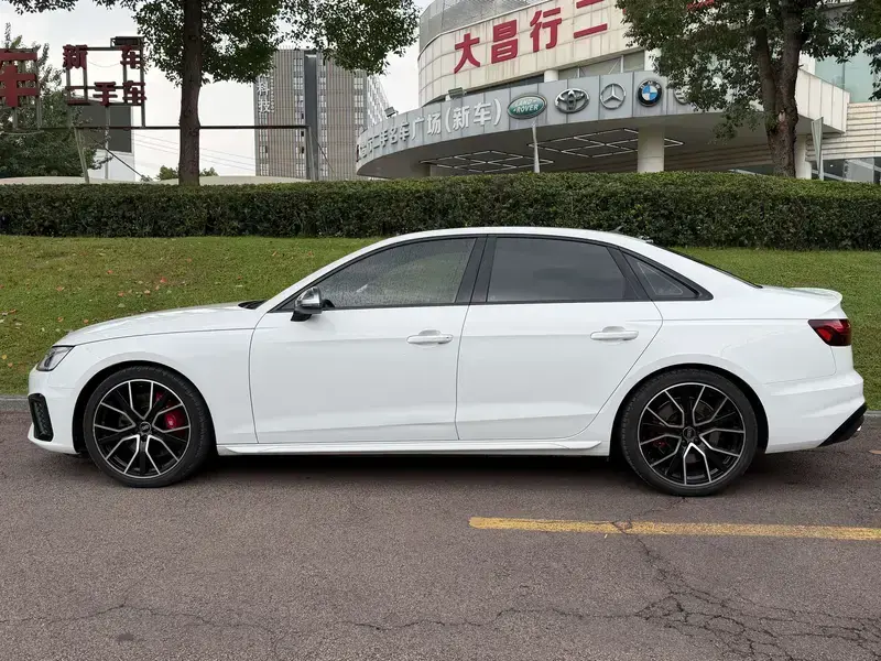 2022 Audi S4 с пробегом 57 000 км