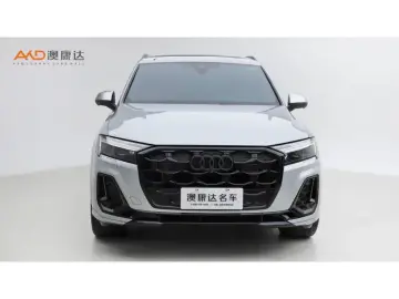 2024 Audi SQ7 с пробегом 12 800 км
