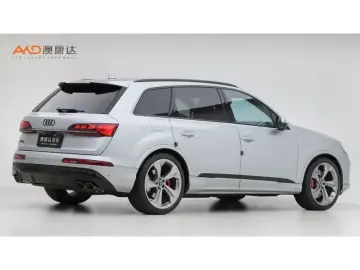 2024 Audi SQ7 с пробегом 12 800 км